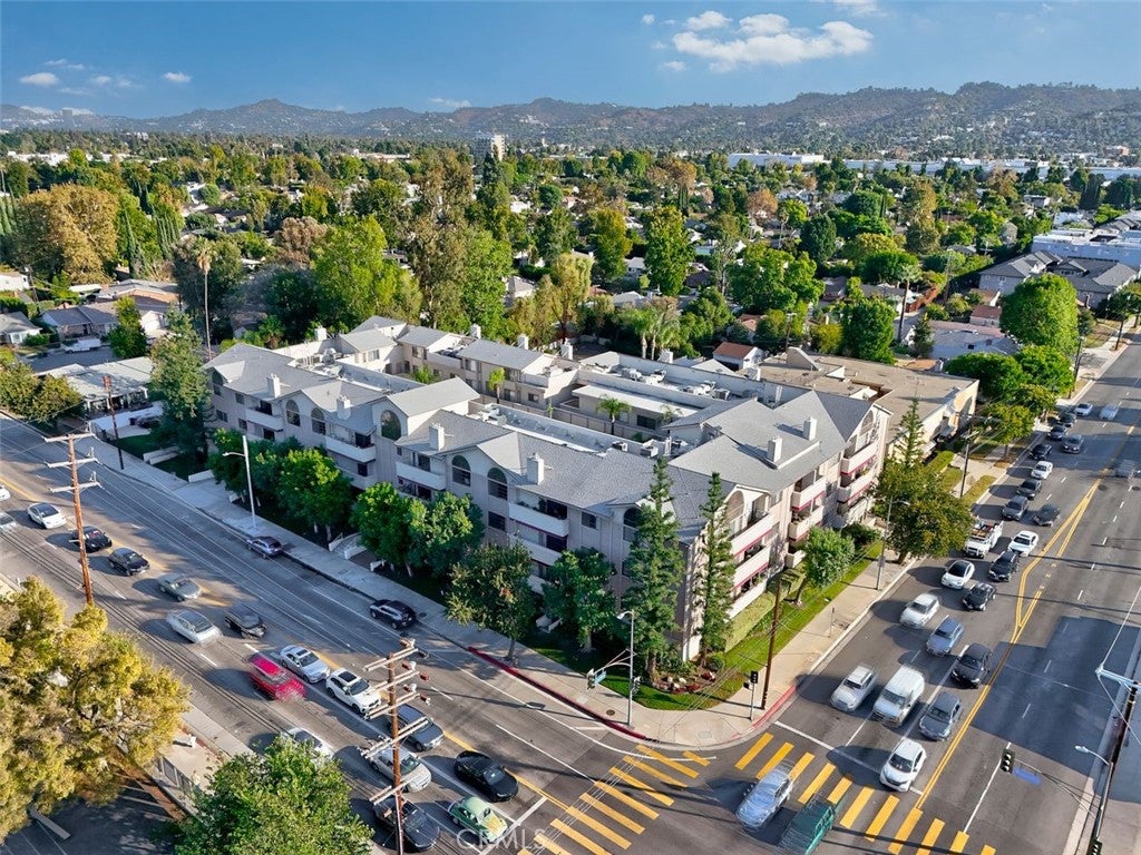 14050 Magnolia Boulevard 213