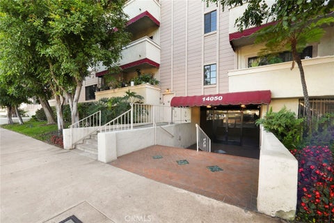 Photo of 14050 Magnolia Boulevard #213, Sherman Oaks, CA 91423 (MLS # SR26224495)