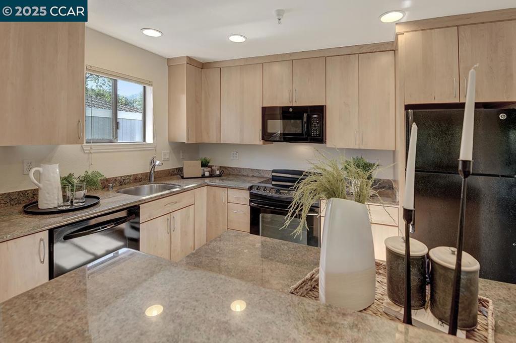 ROSSMOOR - Residential