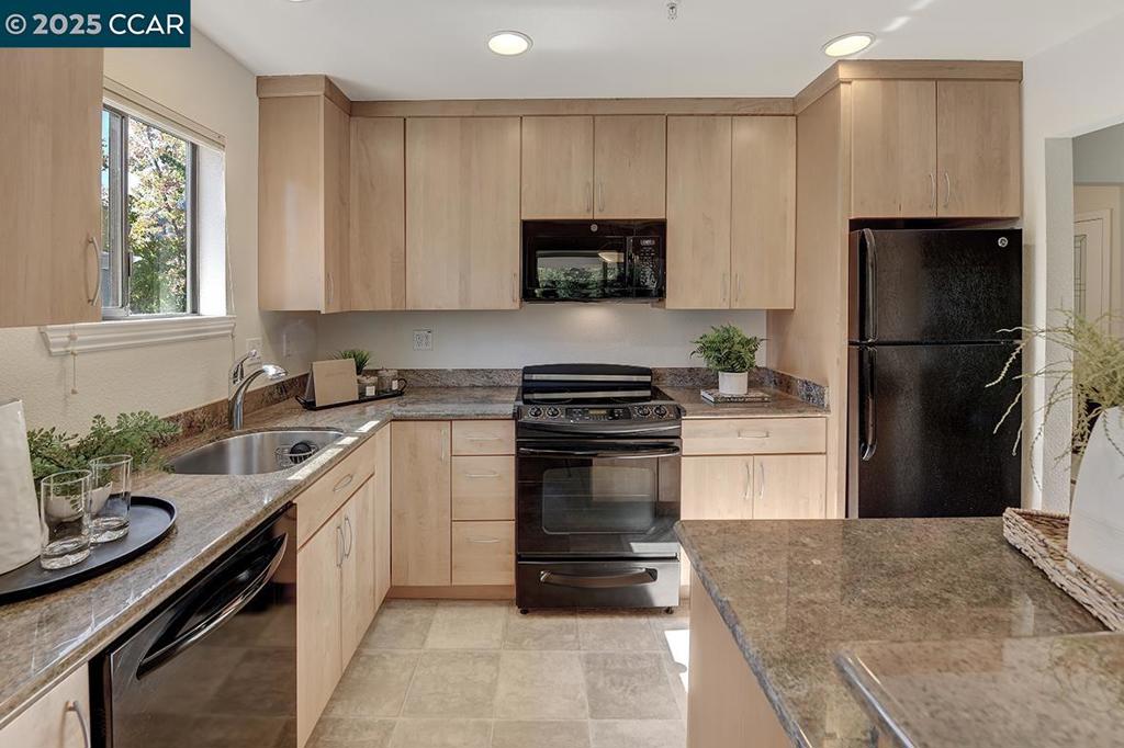 ROSSMOOR - Residential