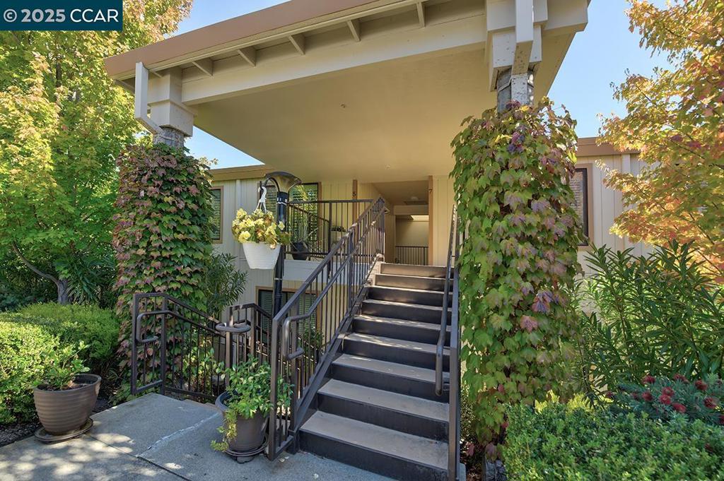 ROSSMOOR - Residential