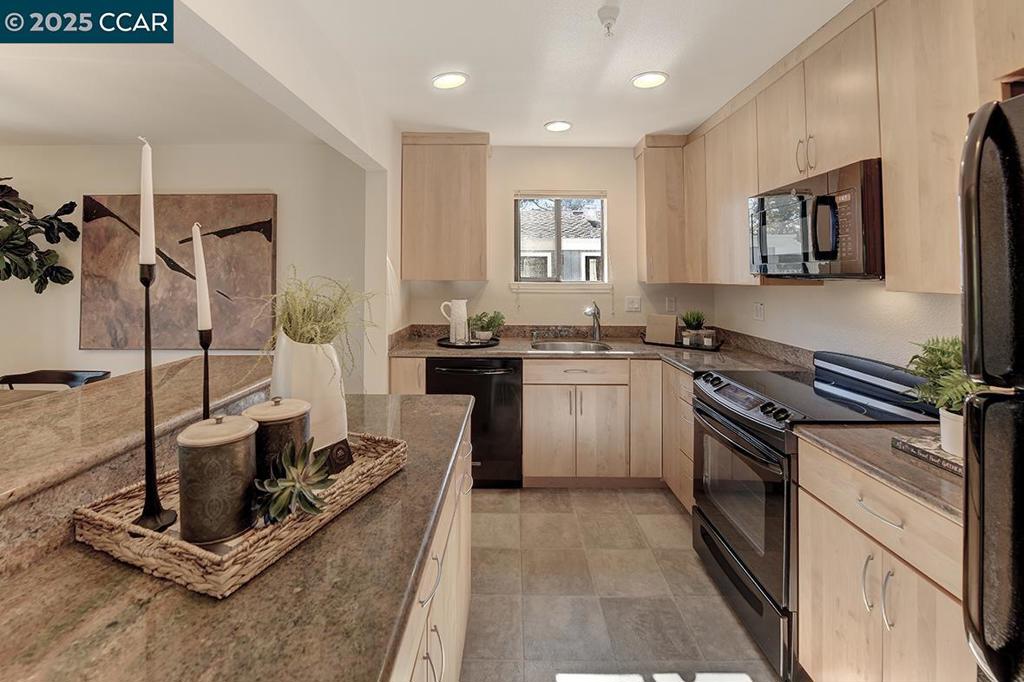 ROSSMOOR - Residential