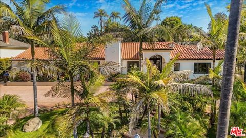 Photo of 114 S Layton Drive, Los Angeles, CA 90049 (MLS # 25607503)