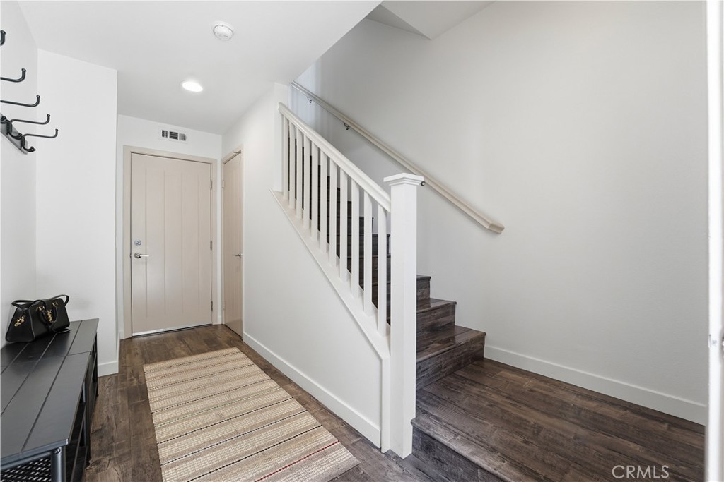 809 S Anaheim Boulevard 101