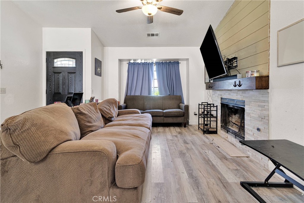 27818 Hummingbird Lane