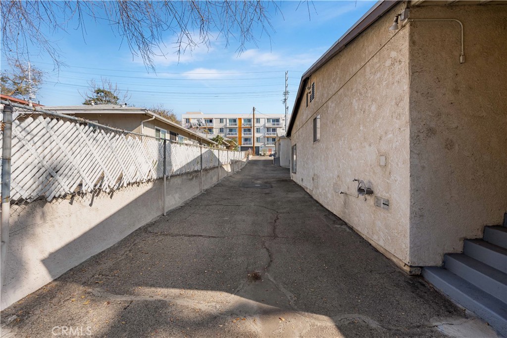 10139 Hillhaven Avenue