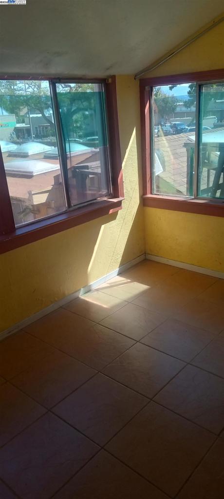 WEST END - Residential