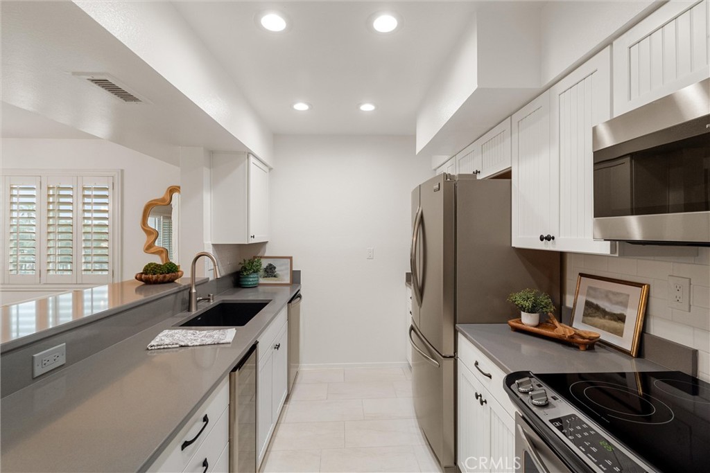 230 S Catalina Avenue 316