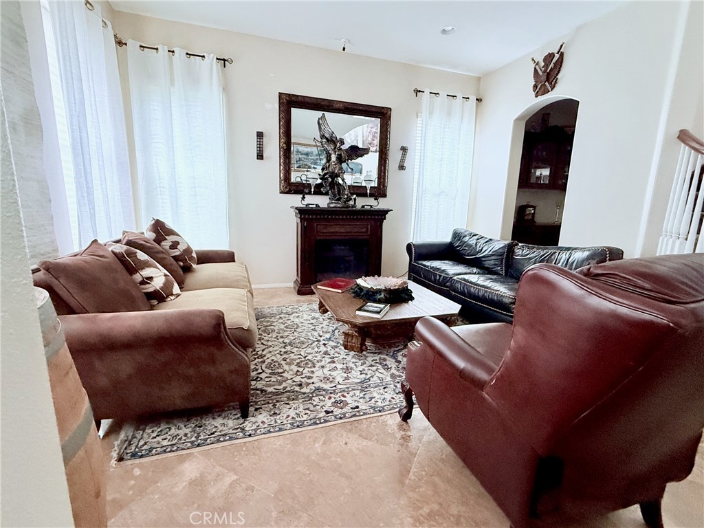 2712 Ashwood