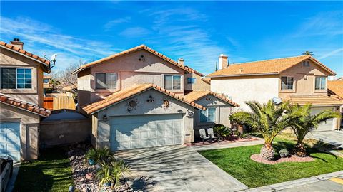 Photo of 12450 Silverwood LN, Victorville, CA 92395 (MLS # HD26149040)