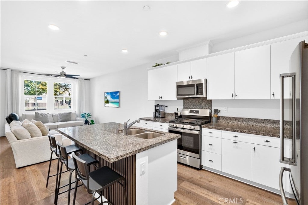 15923 Main
