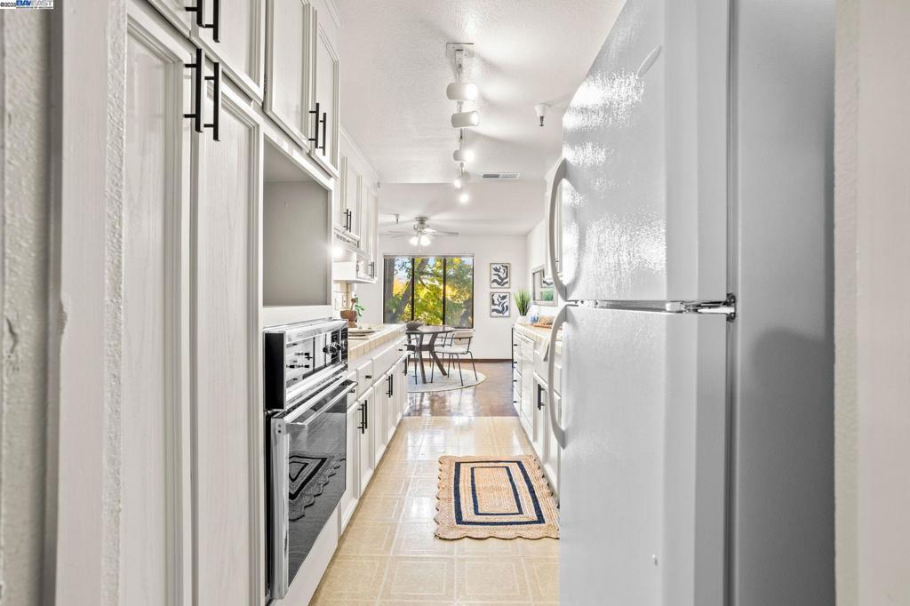 1400 Carpentier St 325