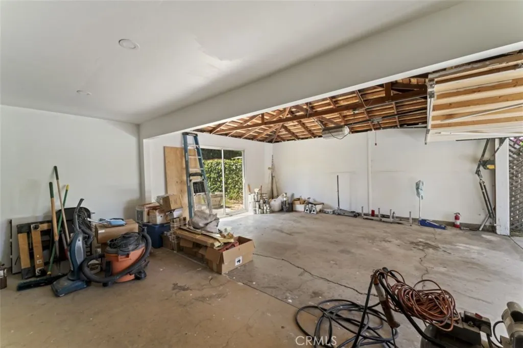 Woodland Hills, California 91367, United States, 3 Bedrooms Bedrooms, ,1 BathroomBathrooms,Residential,Active,219462