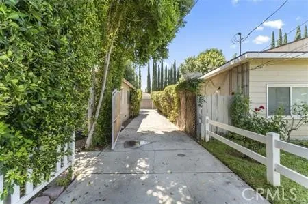 Woodland Hills, California 91367, United States, 3 Bedrooms Bedrooms, ,1 BathroomBathrooms,Residential,Active,219462