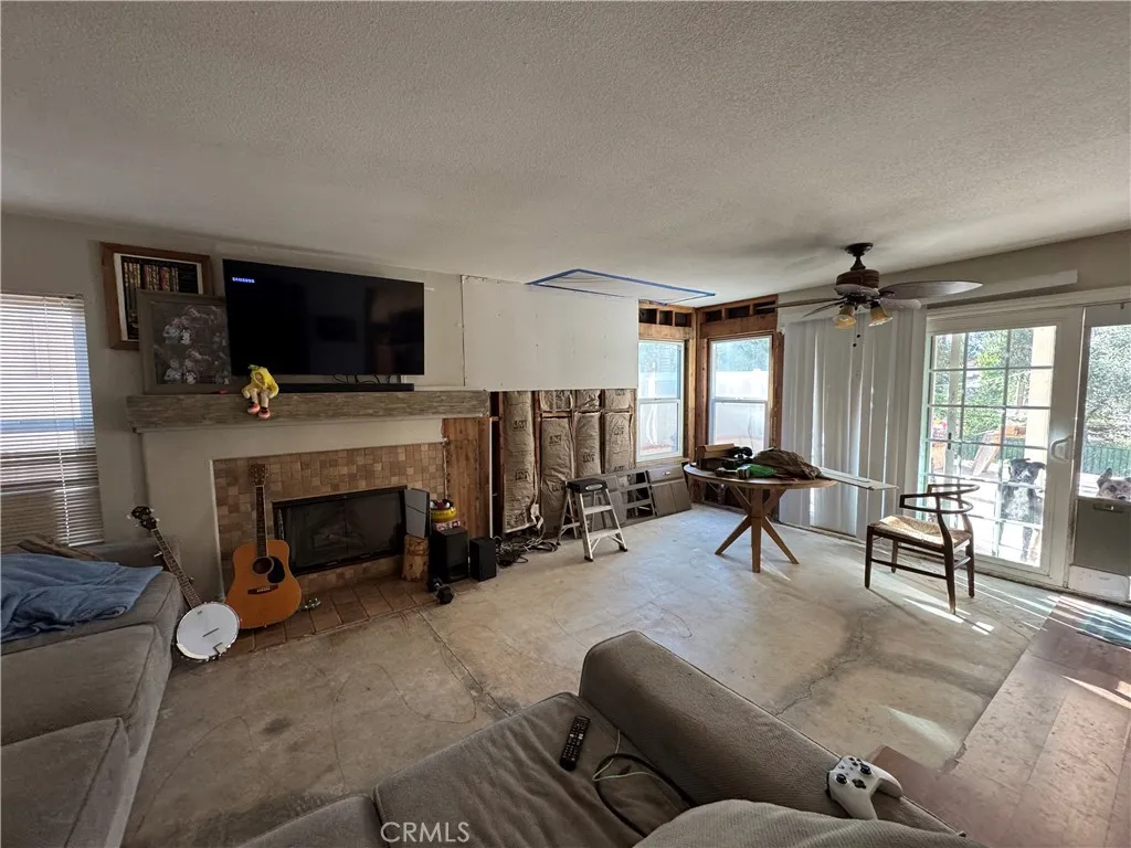 Murrieta, California 92562, United States, 4 Bedrooms Bedrooms, ,3 BathroomsBathrooms,Residential,Active,189880