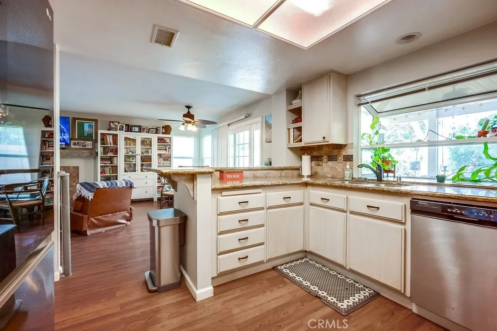 Murrieta, California 92562, United States, 4 Bedrooms Bedrooms, ,3 BathroomsBathrooms,Residential,Active,189880