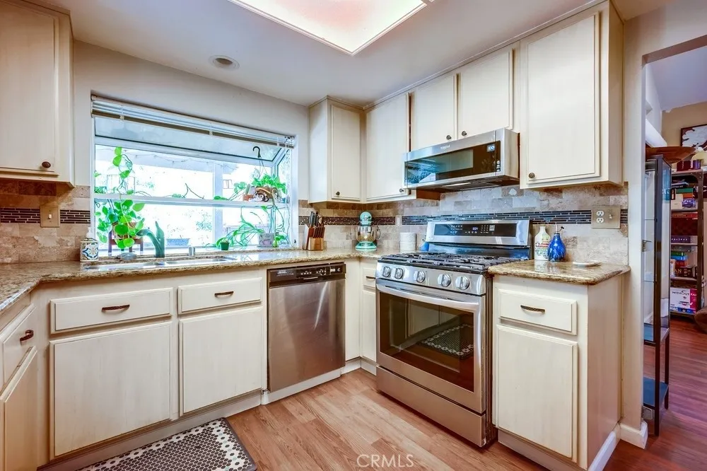 Murrieta, California 92562, United States, 4 Bedrooms Bedrooms, ,3 BathroomsBathrooms,Residential,Active,189880