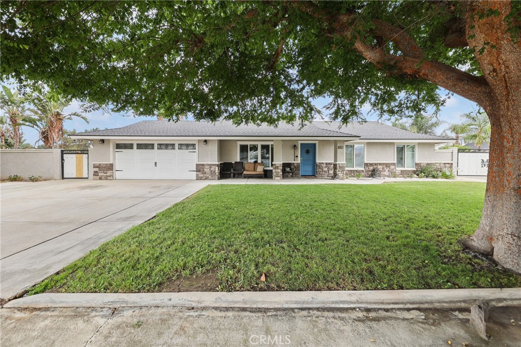 8963 Bold Ruler Lane
