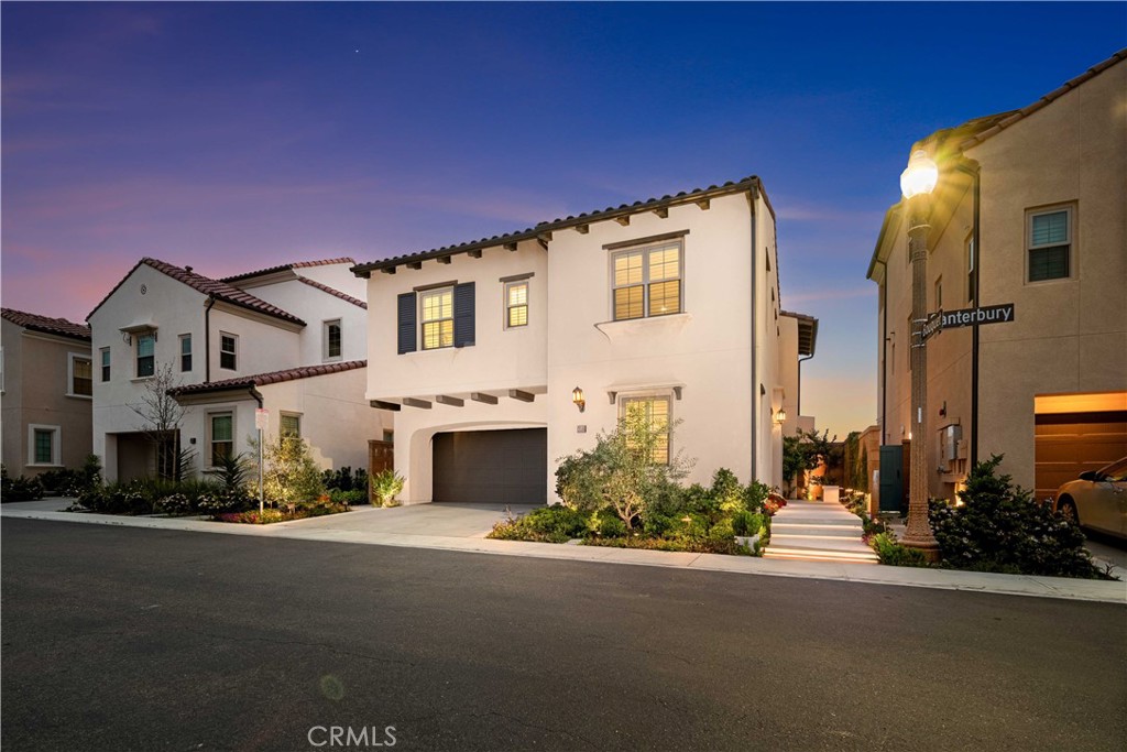 208 Canterbury
