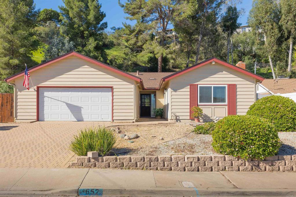 652 La Sombra Drive