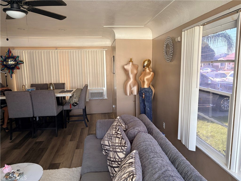 559 W 25th