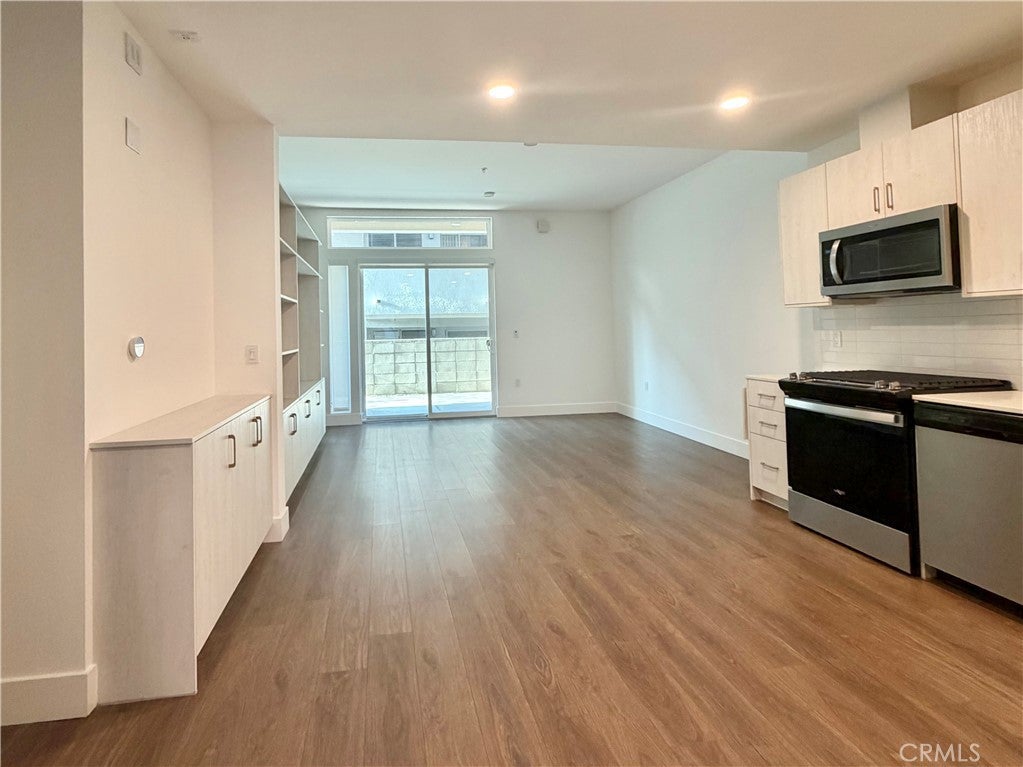 709 E Walnut Street