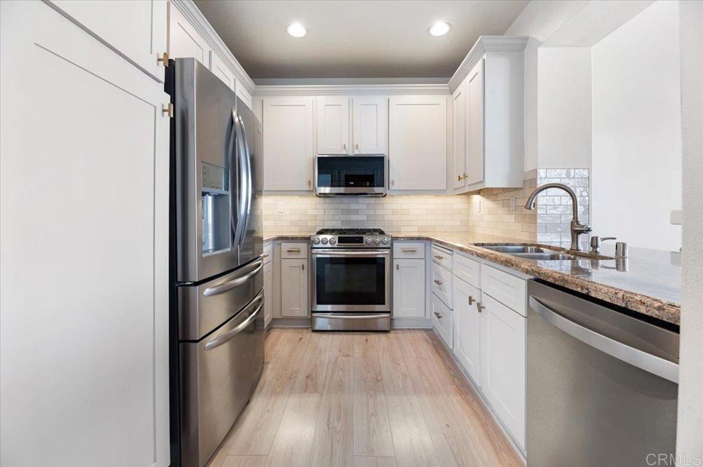 Applause (APP) - Residential