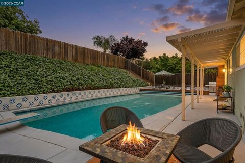 Photo of 1948 Rainier Dr Dr, Martinez, CA 94553 (MLS # 41133978)