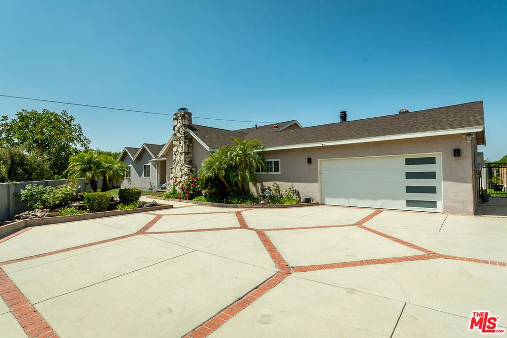 8471 Vine Valley Drive