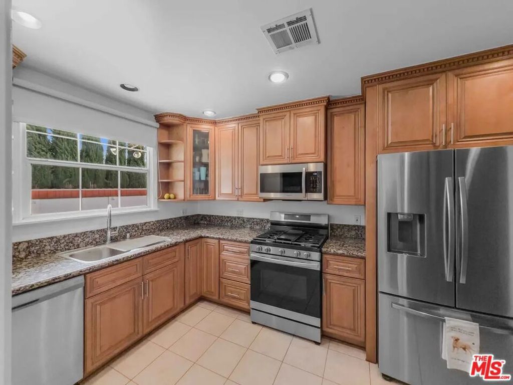 Photo of 10014 Montgomery Avenue, North Hills, CA 91343 (MLS # 26665969)