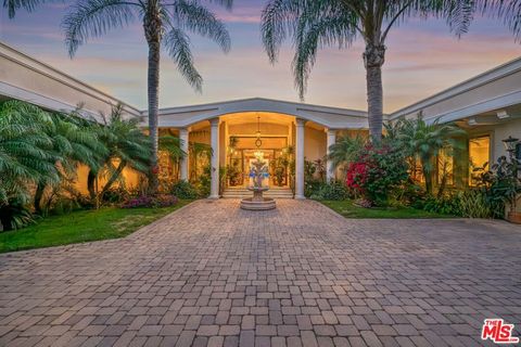 Photo of 1575 Alexis Place, Beverly Hills, CA 90210 (MLS # 25570031)