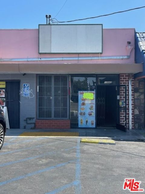 Photo of 11640 Victory Boulevard, North Hollywood, CA 91606 (MLS # 26642575)