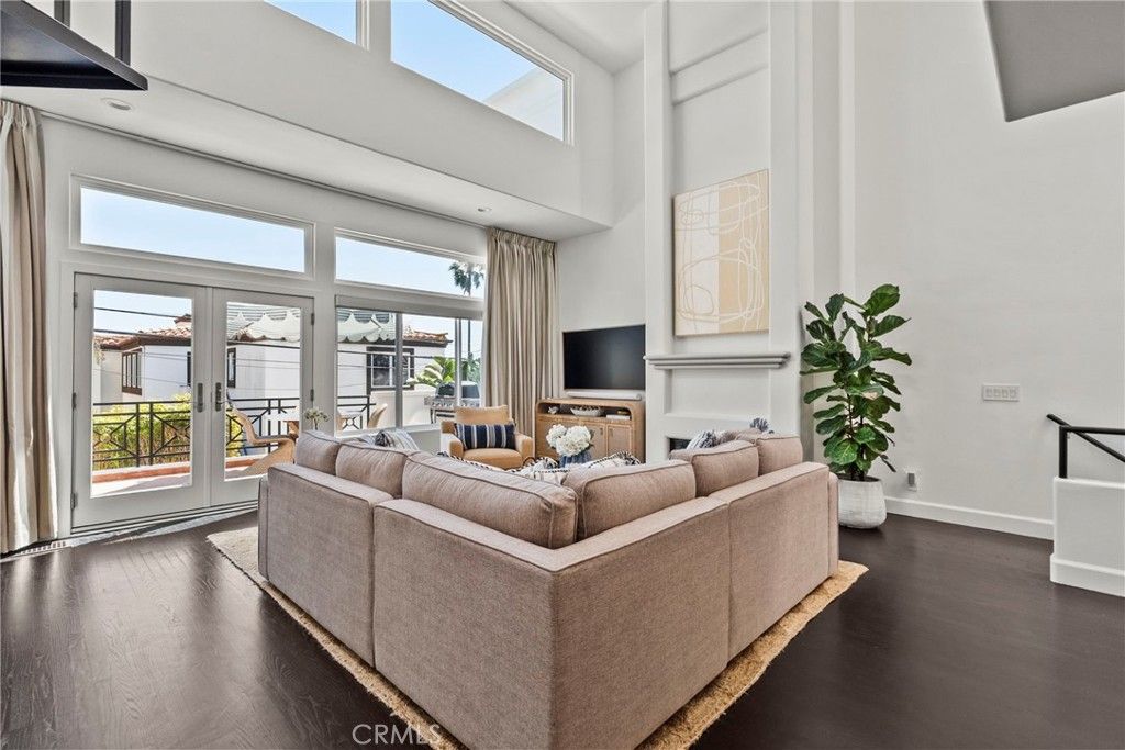 Photo of 720 Manhattan Beach Blvd, Manhattan Beach, CA 90266 (MLS # SB26077067)