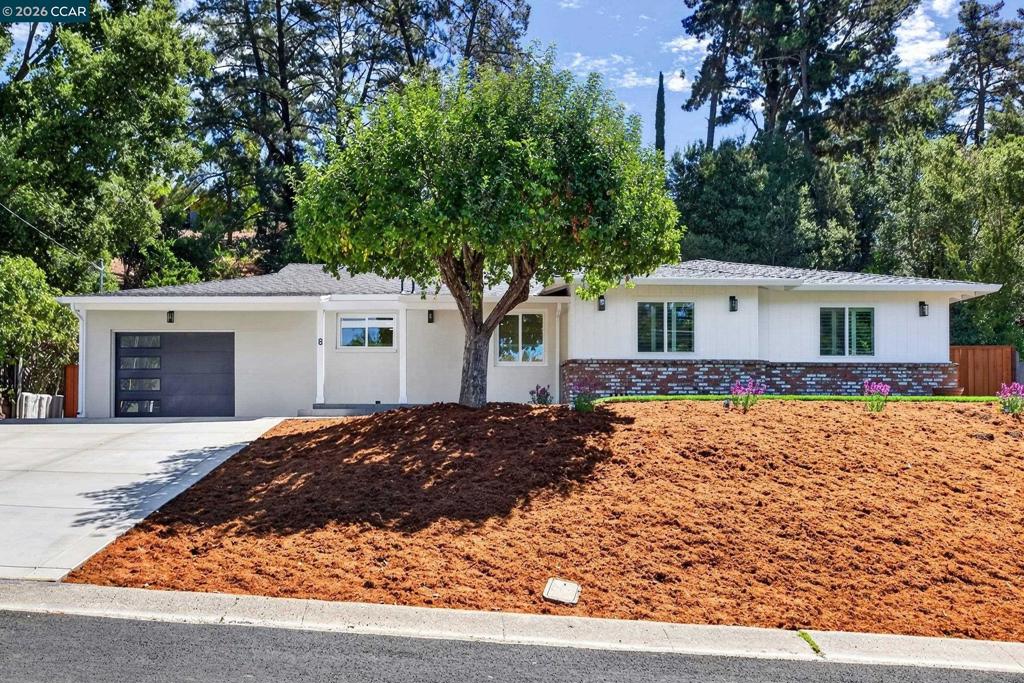 8 Ramona Dr DR