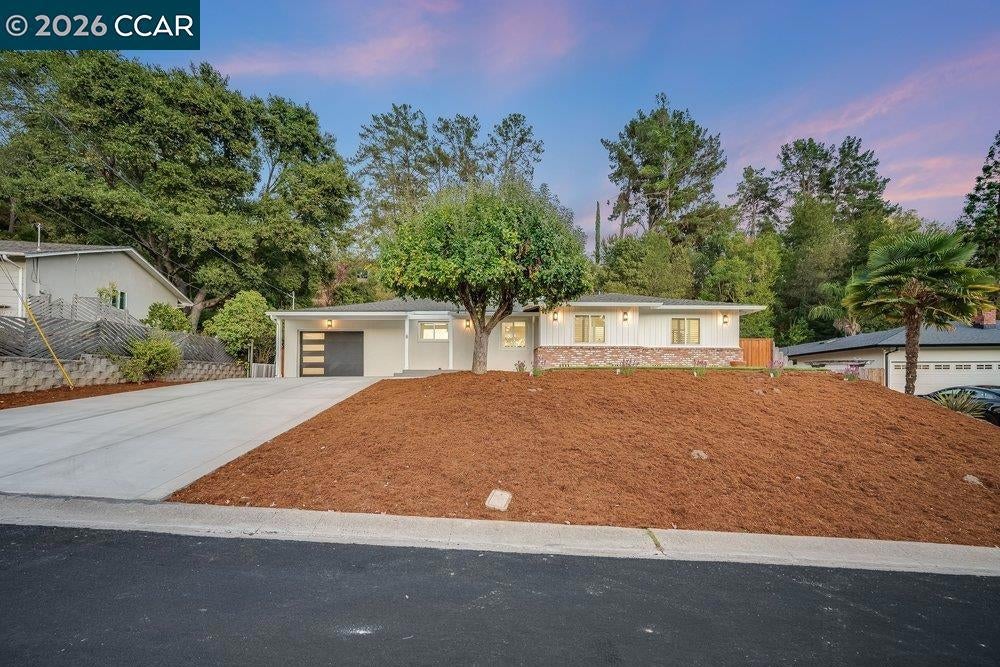 8 Ramona Dr