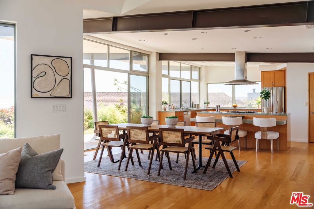 Photo of 1109 El Medio Avenue, Pacific Palisades, CA 90272 (MLS # 25609715)