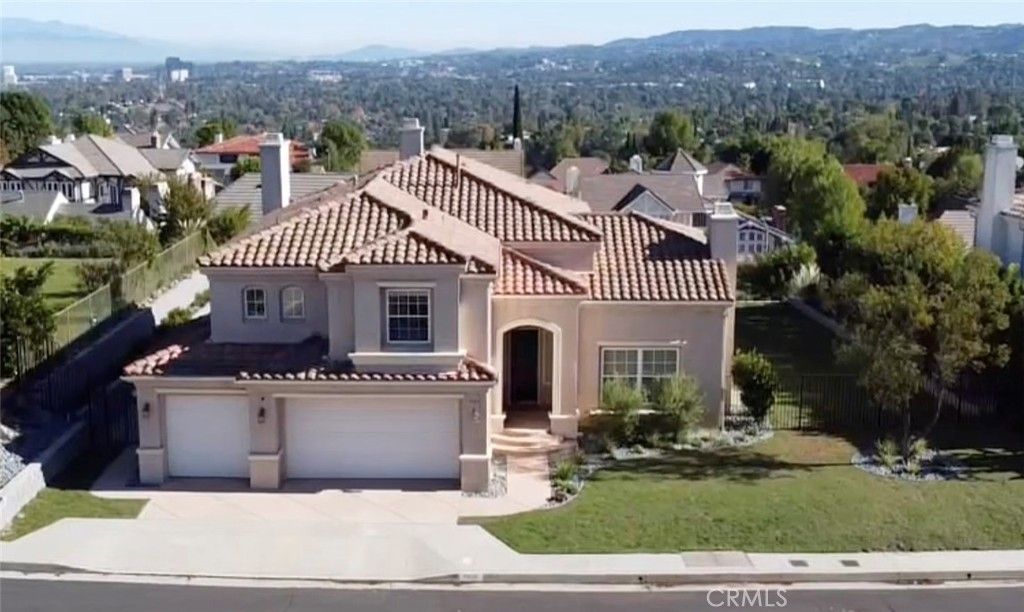 Photo of 5928 Vista De La Luz, Woodland Hills, CA 91367 (MLS # SR25273403)