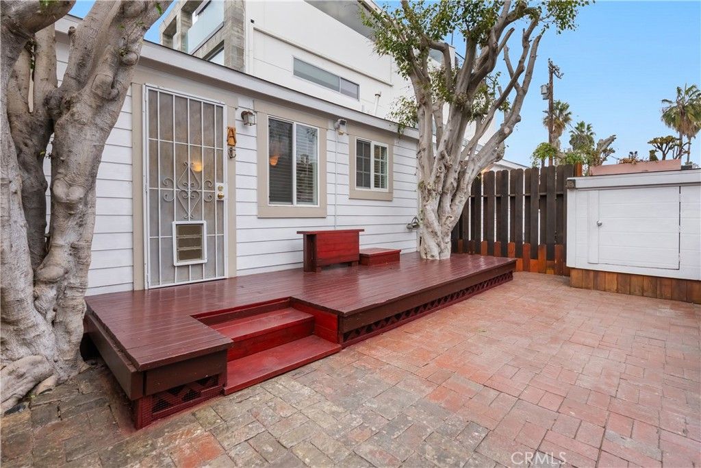 Photo of 1309 Cabrillo Avenue, Venice, CA 90291 (MLS # PW25262243)