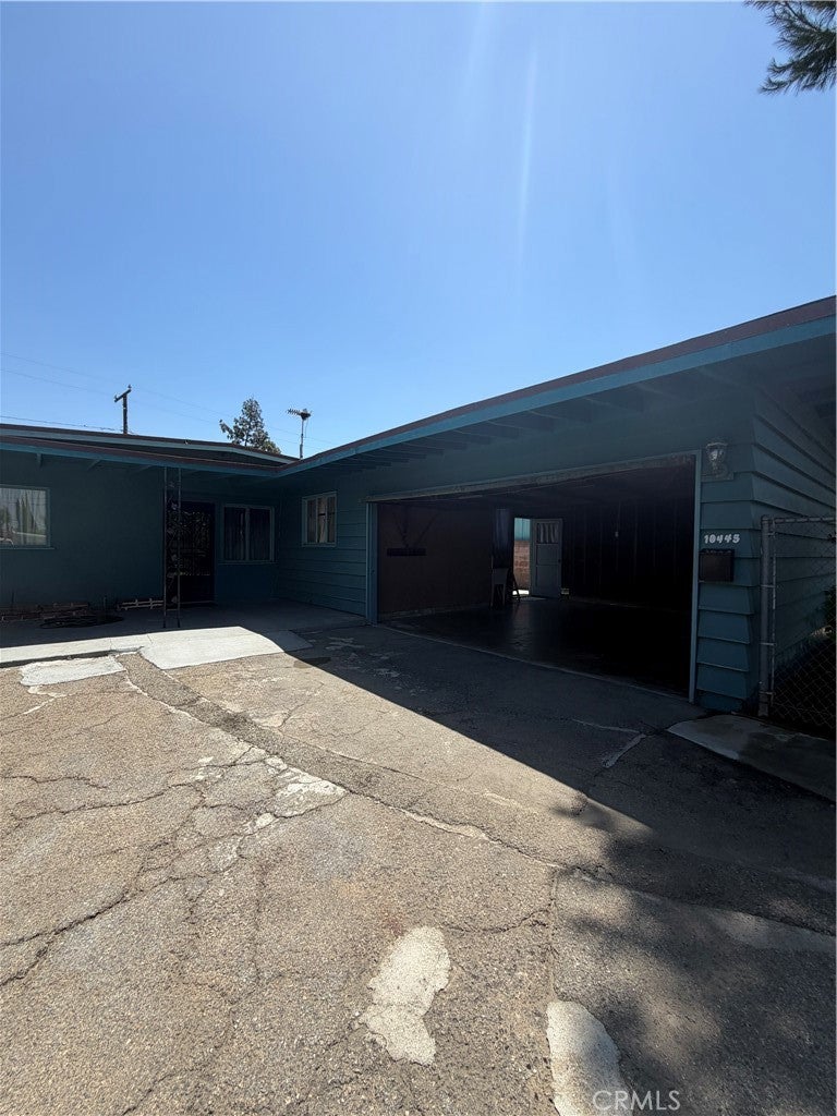10445 Rose Hedge Drive