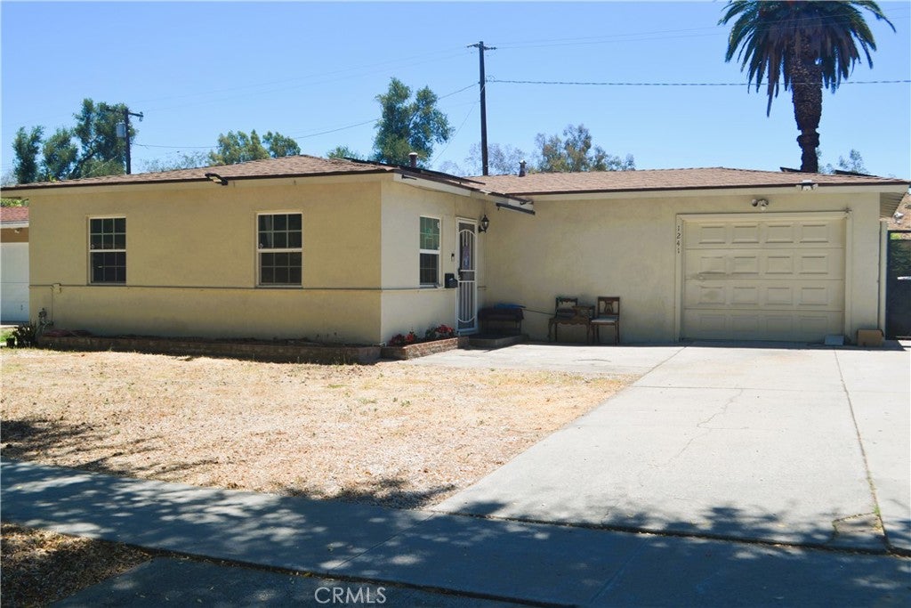 1241 Holly Vista Boulevard