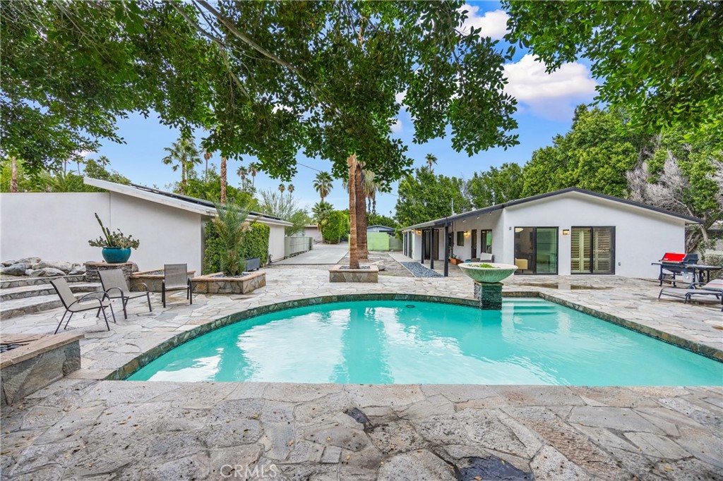 435 E Chuckwalla