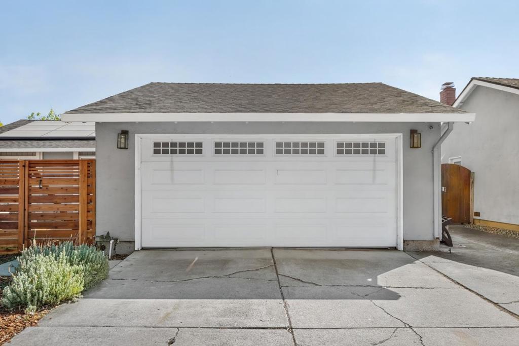 6042 Montalvo Drive