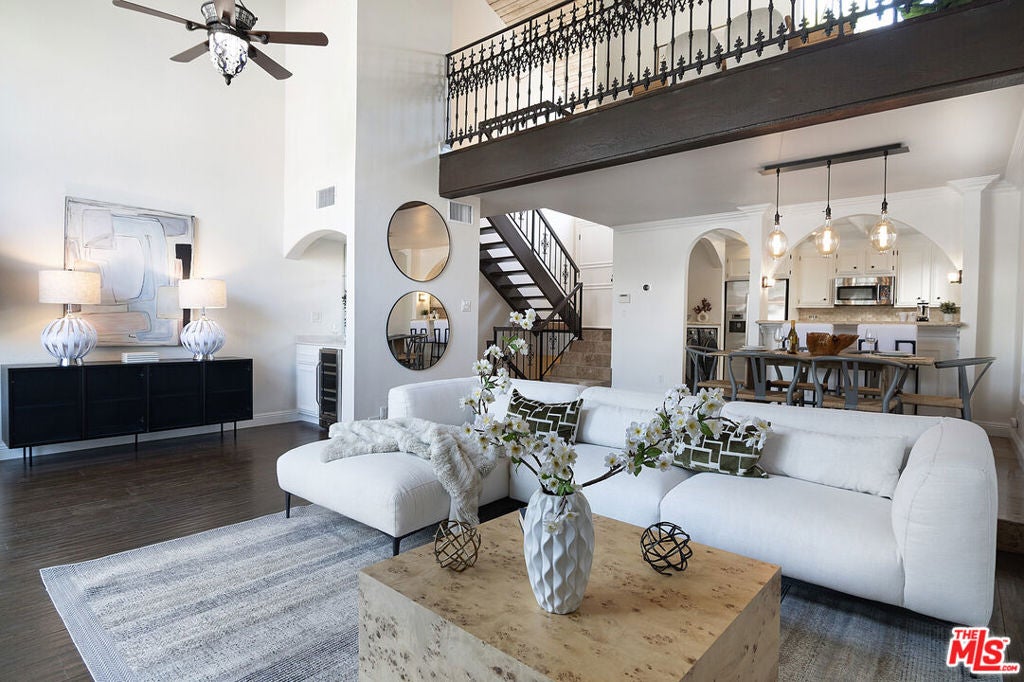 1925 S Beverly Glen Boulevard 39