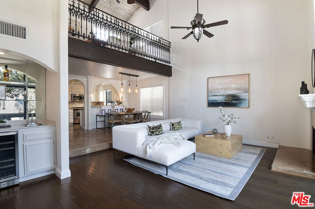 1925 S Beverly Glen Boulevard 39