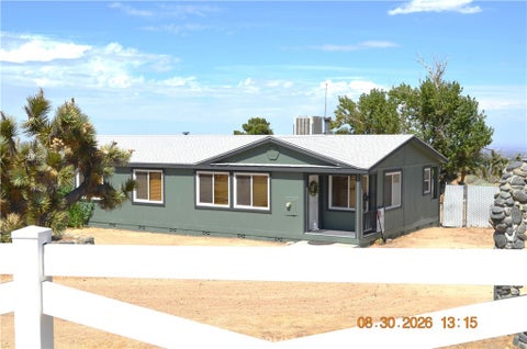 Photo of 3142 Hermosa RD, Pinon Hills, CA 92372 (MLS # SW26191045)
