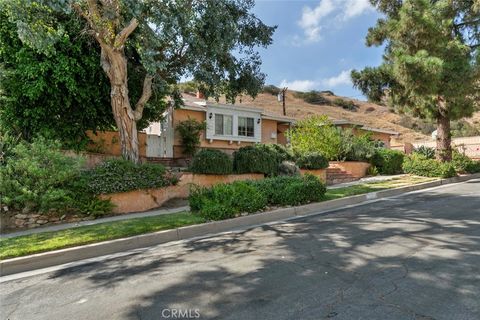 Photo of 8515 Petaluma Dr, Sun Valley, CA 91352 (MLS # BB26102094)
