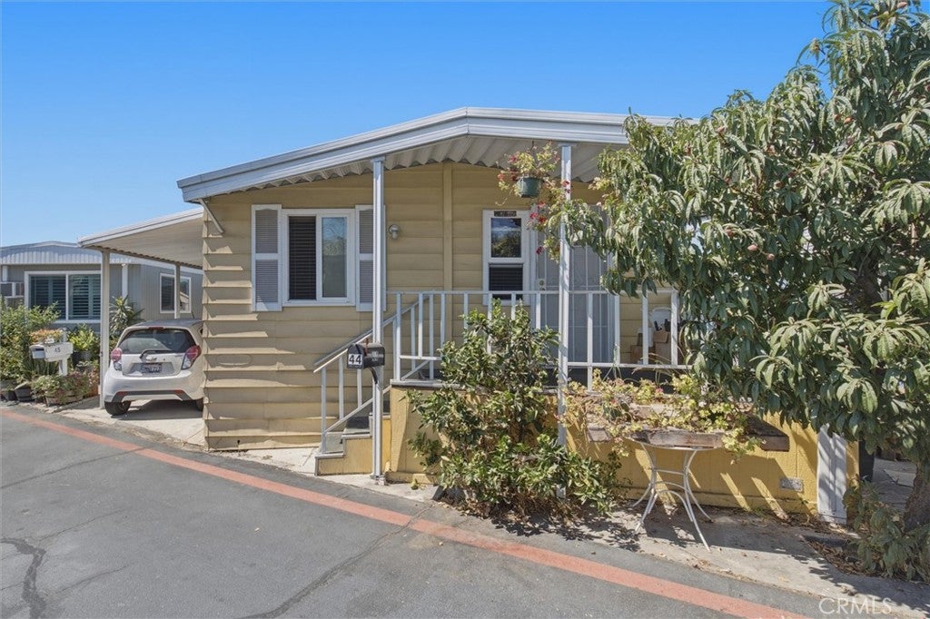 1850 W Orangethorpe Avenue W 44
