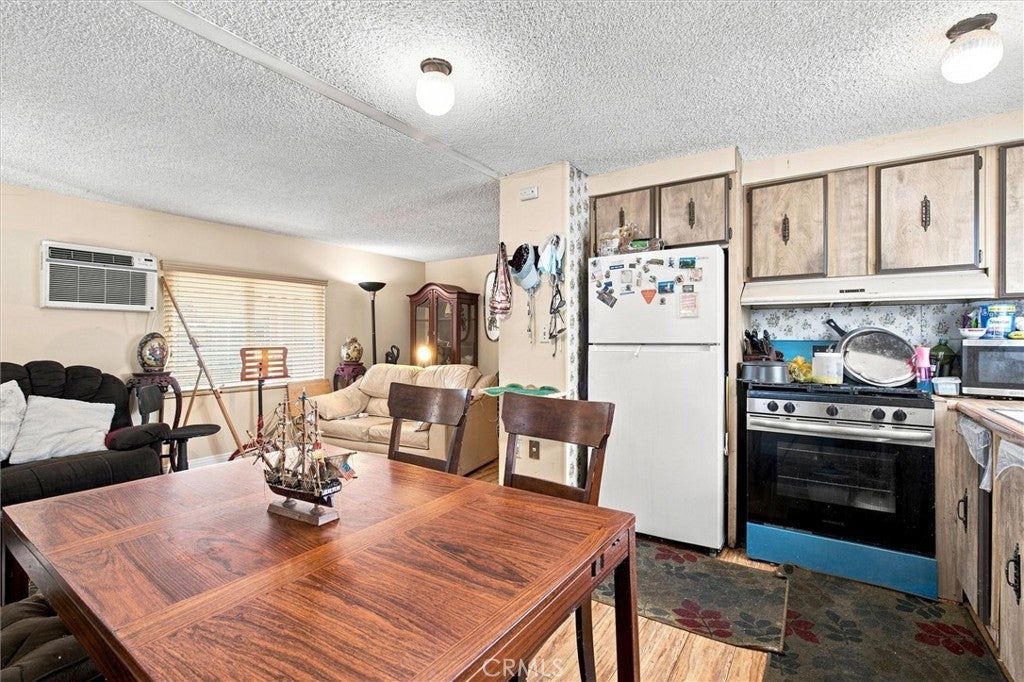 1850 W Orangethorpe Avenue W 44