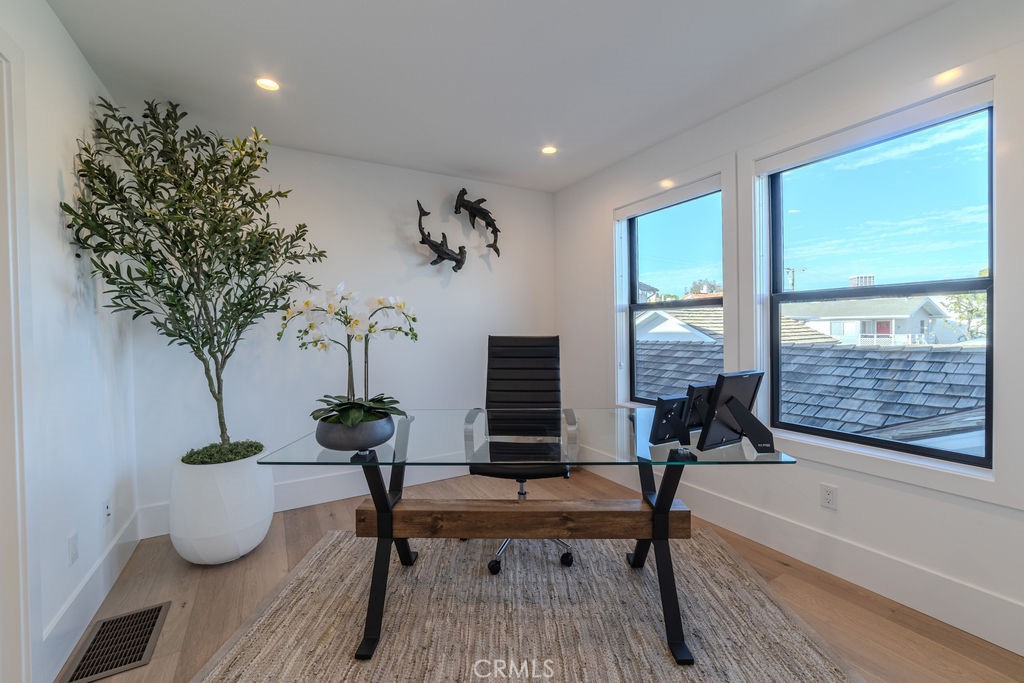 Corona del Mar South of PCH (CDMS) - Residential Lease