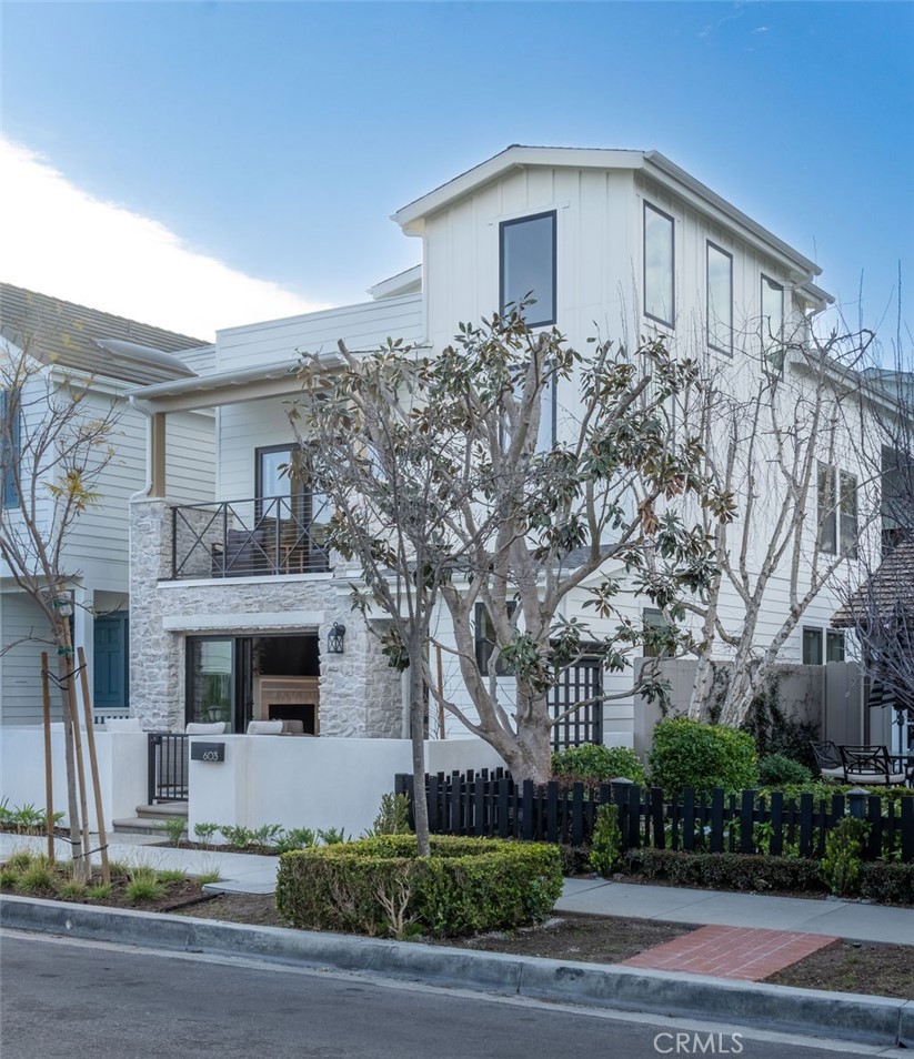 Corona del Mar South of PCH (CDMS) - Residential Lease